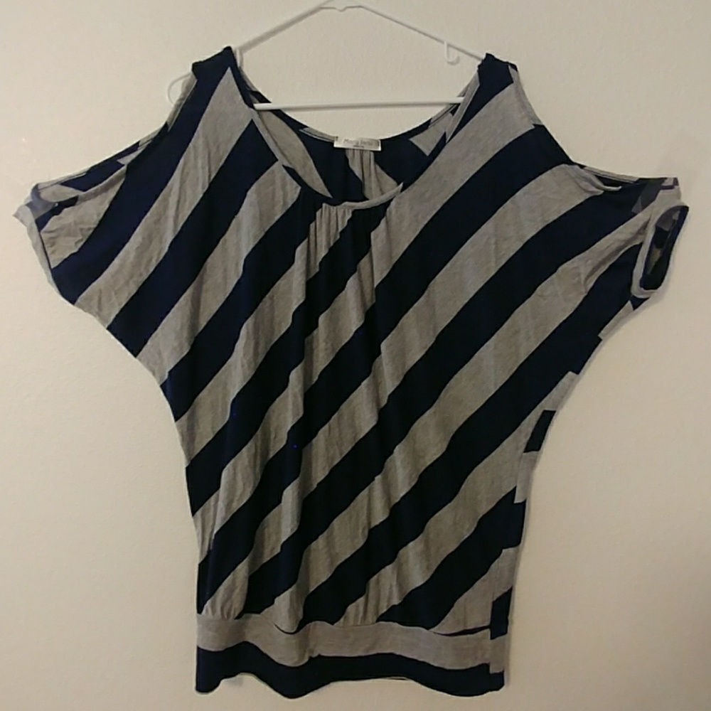 Mary Jane maternity top with arm cutouts